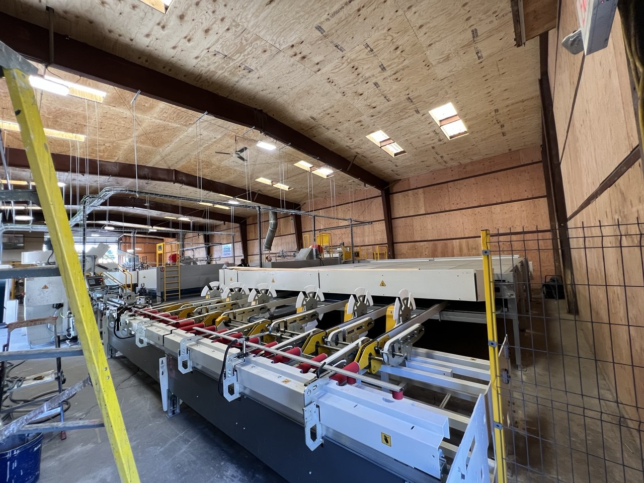 Infeed end with safety guarding